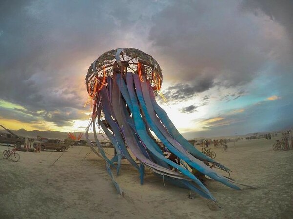 Burning Man 2017 - 60 φωτογραφίες από την δυστοπική μητρόπολη στην έρημο Νεβάδα