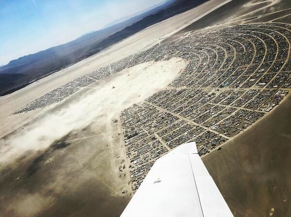 Burning Man 2017 - 60 φωτογραφίες από την δυστοπική μητρόπολη στην έρημο Νεβάδα