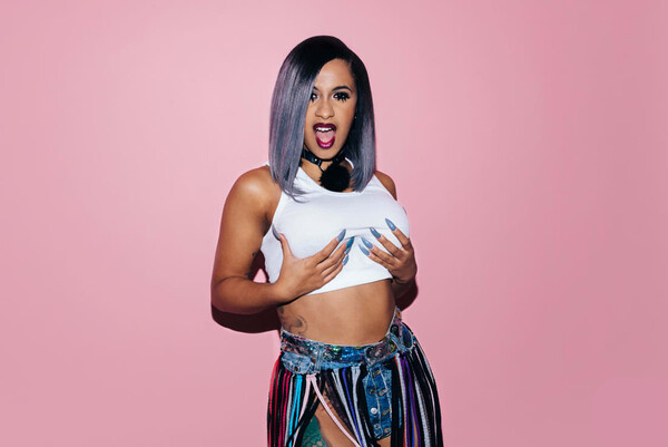 Πώς η Cardi B γράφει ιστορία στο αμερικανικό top-100