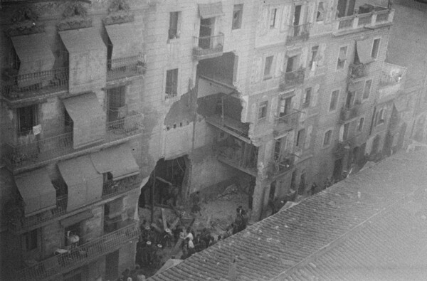 Perez de Rosas. Φωτογραφικό χρονικό της Βαρκελώνης (1931-1954).