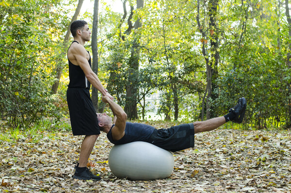 8 ασκήσεις pilates στο Άλσος Πευκών στη Θεσσαλονίκη