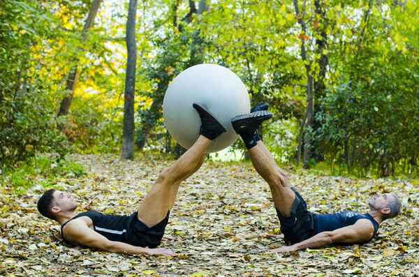 8 ασκήσεις pilates στο Άλσος Πευκών στη Θεσσαλονίκη