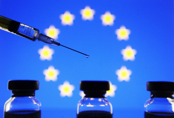 Εμβόλιο AstraZeneca: Η Ελλάδα περιμένει τις αποφάσεις του ΕΜΑ - Αύριο συνεδριάζει ο ΠΟΥ