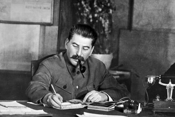 Τύραννοι που νομίζανε ότι είναι ποιητές
