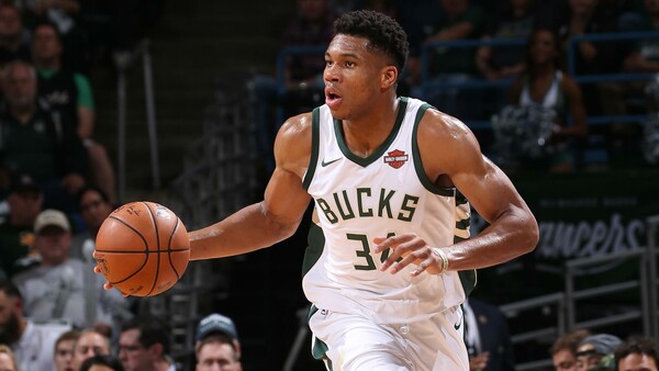 Ασταμάτητος ο Αντετοκούνμπο στο NBA - Σκόραρε 32 πόντους και πρόσφερε υπερθέαμα