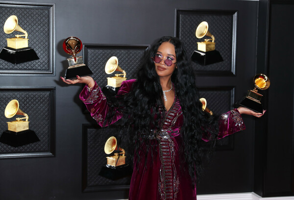 Βραβεία Grammy 2021: Τραγούδι της χρονιάς το «I Can't Breathe» της H.E.R - Ιστορικό ρεκόρ για την Μπιγιονσέ