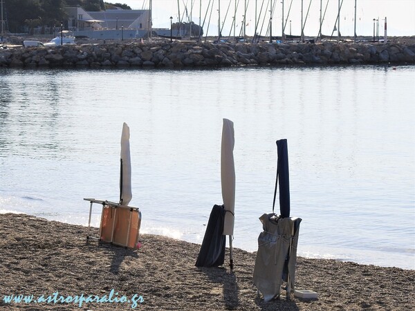 Eξοργιστική πατέντα για καβάτζα σε ελληνική παραλία - 2017