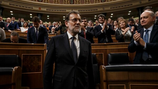 Η Ισπανία απαντά στην Καταλονία με αφαίρεση εξουσίας- Εγκρίθηκε υπαγωγή της στην κυβέρνηση της Μαδρίτης