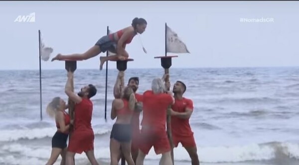 Ακόμη και στην Κουρούτα απόψε NOMADS έβλεπαν - Χαμός με Κολέτσα και Καλογρίδη στο Twitter
