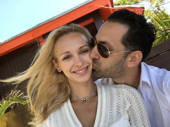 Εξοργισμένη πρώην έριξε μέσα στην πισίνα την πανάκριβη Mercedes του φίλου της για να τον εκδικηθεί