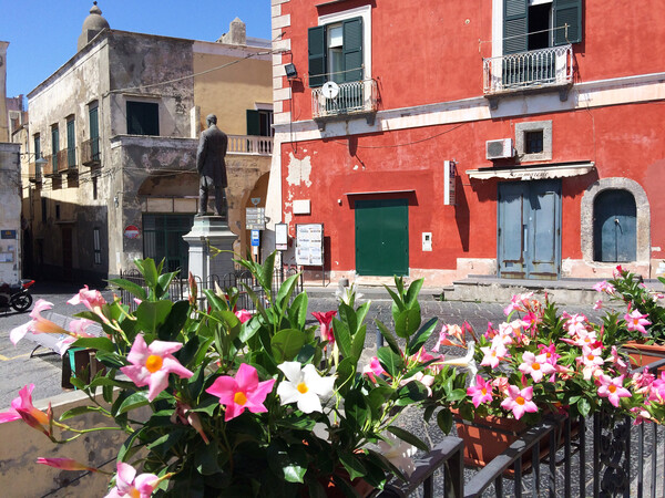 (Isola di) Procida: Το μικρό νησί κοντά στο Κάπρι