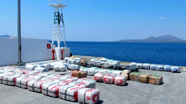 Δύο τόνοι ναρκωτικά σε πολυτελές ιταλικό σκάφος εντόπισαν οι λιμενικοί