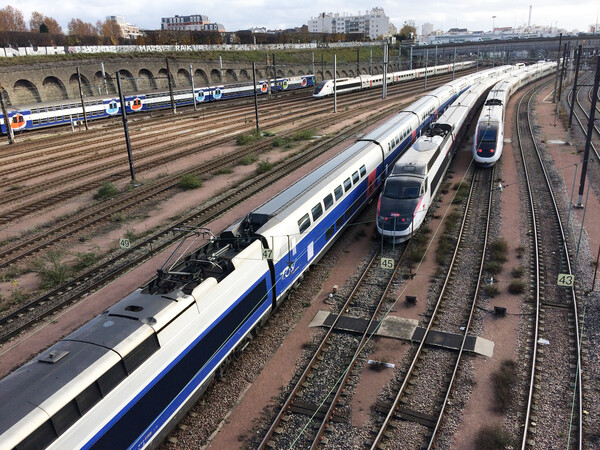 Gare de Lyon - ο τελευταίος σταθμός για τους 'Ελληνες ταξιδιώτες