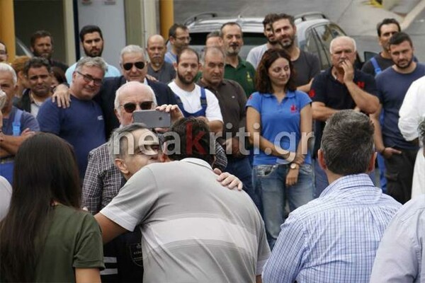 Η πρώτη δημόσια εμφάνιση του Μιχάλη Λεμπιδάκη στο εργοστάσιό του - Τι είπε για την 6μηνη ομηρία του