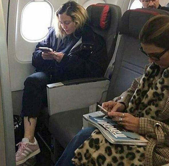 Κι όμως, αυτή είναι η Μαντόνα στην οικονομική θέση πτήσης