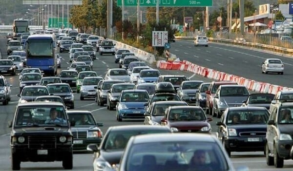 Επιστρέφονται από σήμερα πινακίδες και άδειες οδήγησης