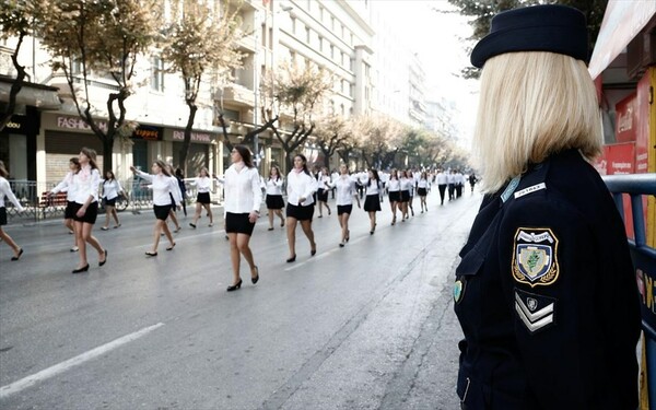 Κυκλοφοριακές ρυθμίσεις σε Αθήνα και Περαιά, λόγω των παρελάσεων