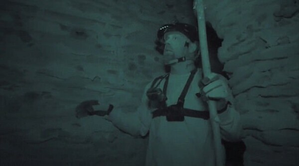 Στο νέο ακραίο ριάλιτι του Discovery Channel δεν υπάρχει έπαθλο και η πρόκληση είναι μόνο το σκοτάδι