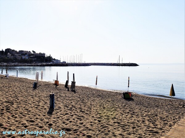 Eξοργιστική πατέντα για καβάτζα σε ελληνική παραλία - 2017