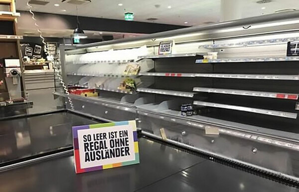 Σουπερμάρκετ αφαίρεσε όλα τα ξένα προϊόντα από τα ράφια του για να στείλει ένα μήνυμα κατά του ρατσισμού
