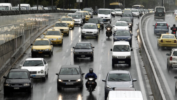 Πότε θα πληρωθούν και σε τι ύψος θα κινηθούν φέτος τα τέλη κυκλοφορίας