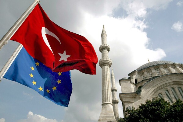 Το Ευρωπαϊκό Κοινοβούλιο ζητά να μπει τέλος στην ενταξιακή πορεία της Τουρκίας