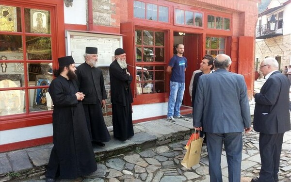 Η ματαίωση της επίσκεψης Τσίπρα στο Άγιο Όρος έχει πολύ παρασκήνιο