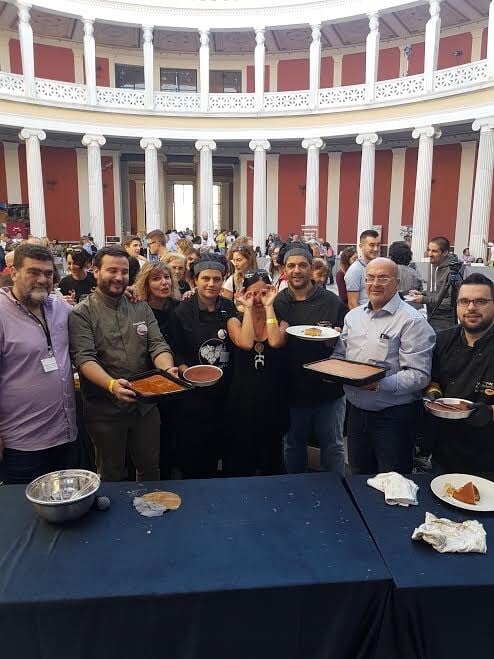 Όλα όσα πρέπει να ξέρεις για να φτιάξεις μελιστάλαχτο και μαστιχωτό Ραβανί