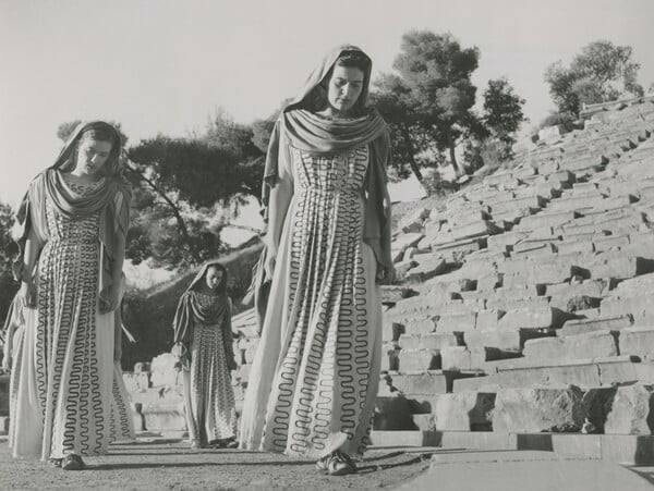 Ίντριγκες, σκάνδαλα, λάμψη και σταρ στην Επίδαυρο, τα πρώτα χρόνια