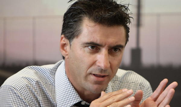 Ζαγοράκης: Εκ παραδρομής καταψήφισα την έκθεση για τα δικαιώματα των ΛΟΑΤΚΙ και μετά υπερψήφισα