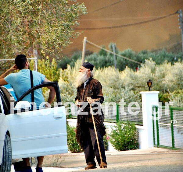 Σκηνές πανικού στη φλεγόμενη Ζάκυνθο - Καμένα σπίτια και καταστήματα και εκρήξεις