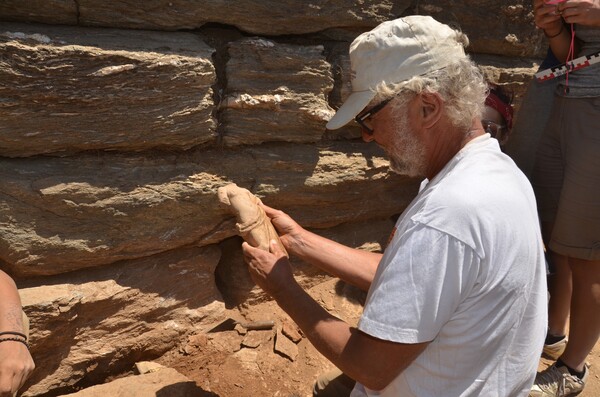 Εντυπωσιακά ευρήματα στην Κύθνο - Οι ανασκαφές αποκαλύπτουν ιερά του Ασκληπιού και της Αφροδίτης