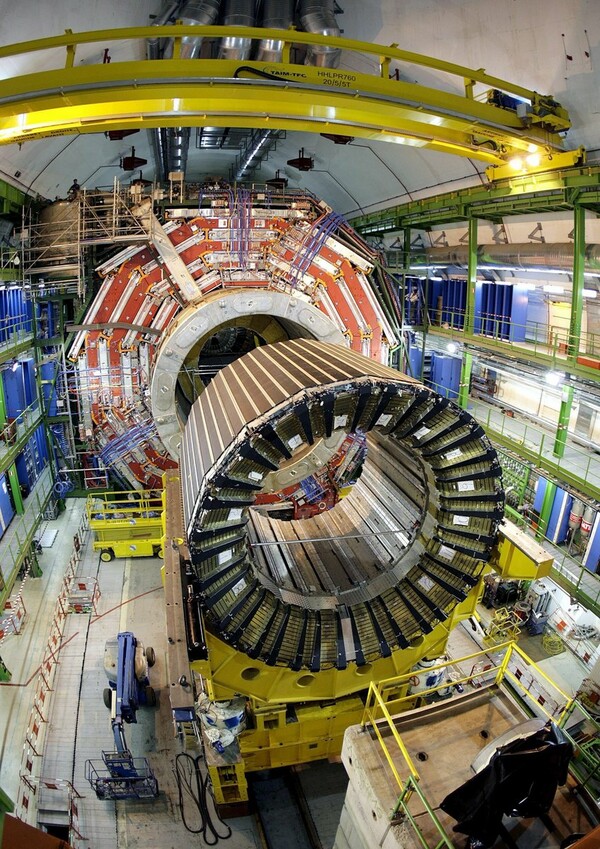 Πιο κοντά στην «ώρα μηδέν» του Σύμπαντος θέλουν να φτάσουν οι επιστήμονες του CERN