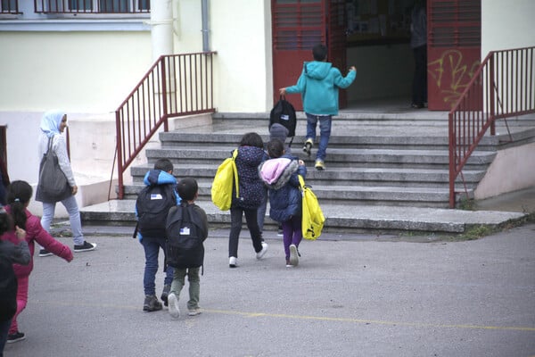 Ρατσιστικό παραλήρημα από Σύλλογο Γονέων για προσφυγόπουλο σε νηπιαγωγείο - Τι απαντά η Διεύθυνση Πρωτοβάθμιας