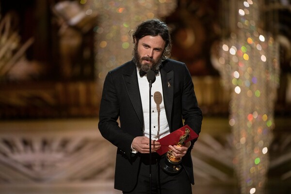 Ο Casey Affleck αποσύρεται από την παρουσίαση του Όσκαρ α' γυνακείου ρόλου στη φετινή τελετή