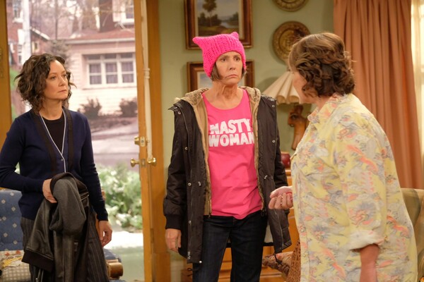 Η επιστροφή της Roseanne: Η εργατική τάξη πάει στον παράδεισο (του Τραμπ)