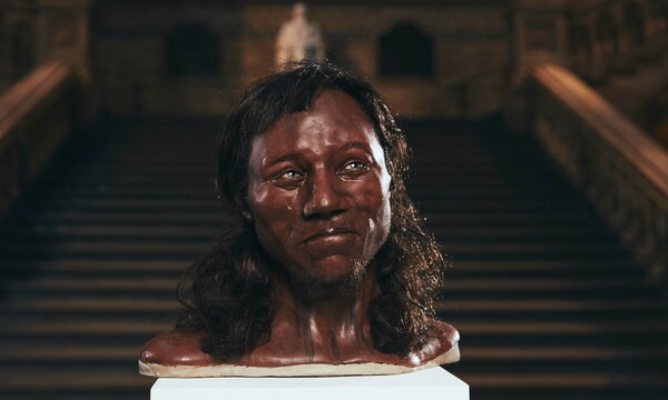Ο πρώτος σύγχρονος Βρετανός, ηλικίας 10.000 ετών, είχε σκούρο μαύρο δέρμα και μπλε μάτια