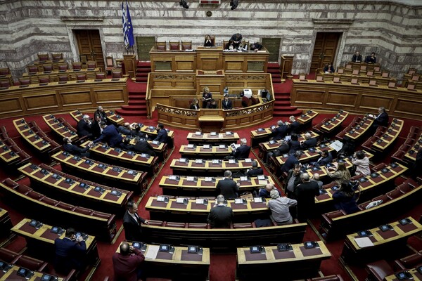 Αποχώρησαν όλα τα κόμματα της αντιπολίτευσης από την Προανακριτική για τη Novartis