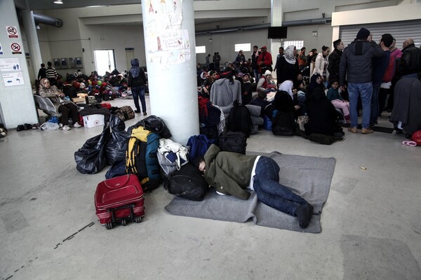 Ισπανία: Η συγκινητική ιστορία πίσω από τον 8χρονο μετανάστη που βρέθηκε μέσα σε βαλίτσα