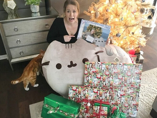 Ο Μπιλ Γκέιτς έγινε ο «Secret Santa» μιας γυναίκας στο Reddit που λατρεύει τις γάτες και τα δώρα ήταν επικά
