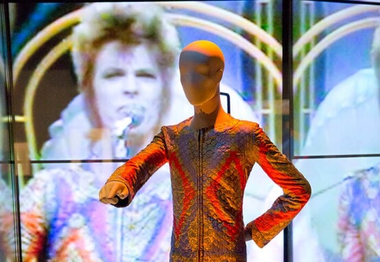 2.500 δολάρια το vip εισιτήριο στην έκθεση David Bowie