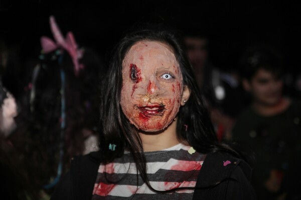 Zombie Walk Athens 2018: Οι Αθηναίοι ντύθηκαν ζόμπι και έκαναν παρέλαση τρόμου στο κέντρο της πόλης