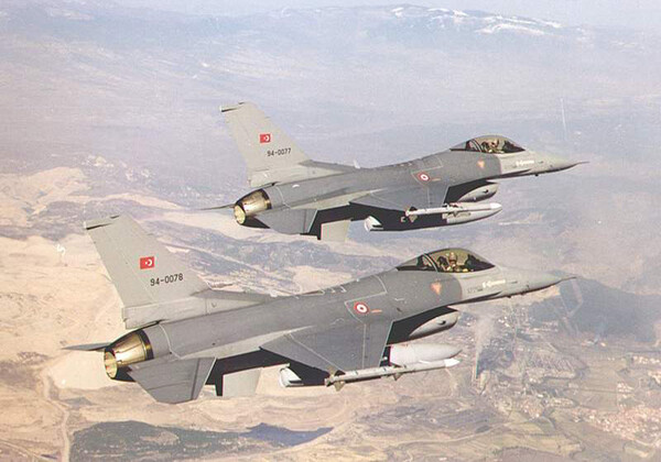 Νέες προκλήσεις στο Αιγαίο: Τουρκικά F-16 πέταξαν πάνω από τις Οινούσσες μετά την επίσκεψη Καμμένου