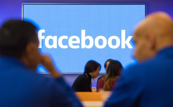 Η ταραχώδης διετία που άλλαξε τον κόσμο και το Facebook