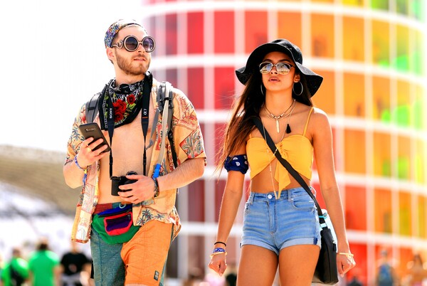 Κορίτσια και αγόρια του Coachella - Street style από το μεγάλο φεστιβάλ μουσικής στην Καλιφόρνια