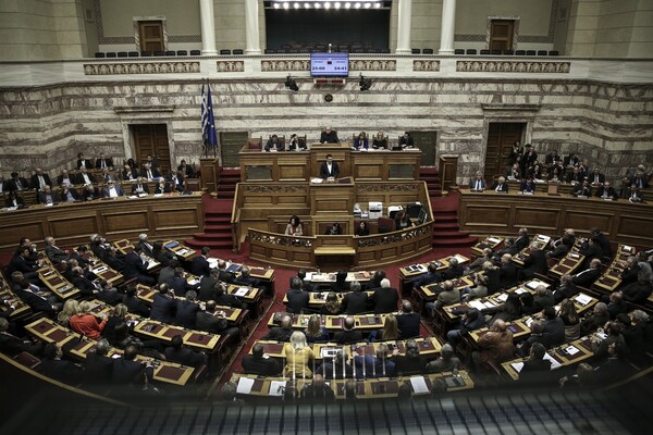 Την Τρίτη στη Βουλή το πολυνομοσχέδιο με τα προπαιτούμενα