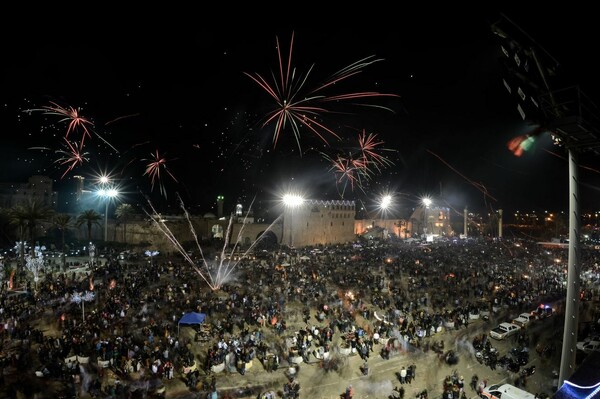 Λιβύη: Χιλιάδες πολίτες γιόρτασαν την 7η επέτειο από την επανάσταση που ανέτρεψε τον Καντάφι