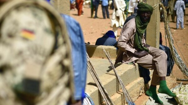 Έκρηξη νάρκης στο Μάλι στοίχισε τη ζωή σε δεκάδες πολίτες, ανάμεσά τους γυναίκες και παιδιά