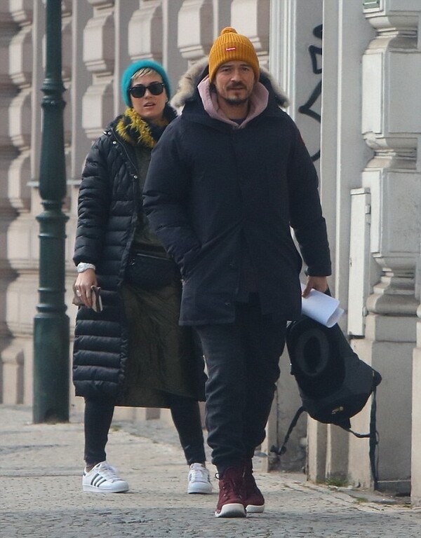 Ορλάντο Μπλουμ και Κέιτι Πέρι κάνουν βόλτα μαζί στην Πράγα και όλοι μιλάνε για επανασύνδεση