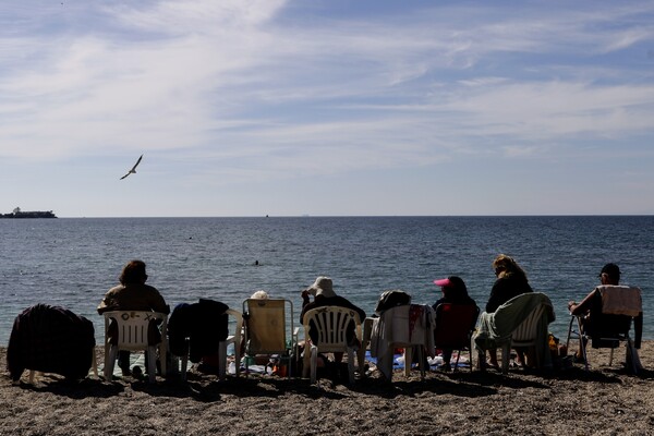 Τρελός καιρός σήμερα: Και χιόνια και μίνι-καλοκαίρι